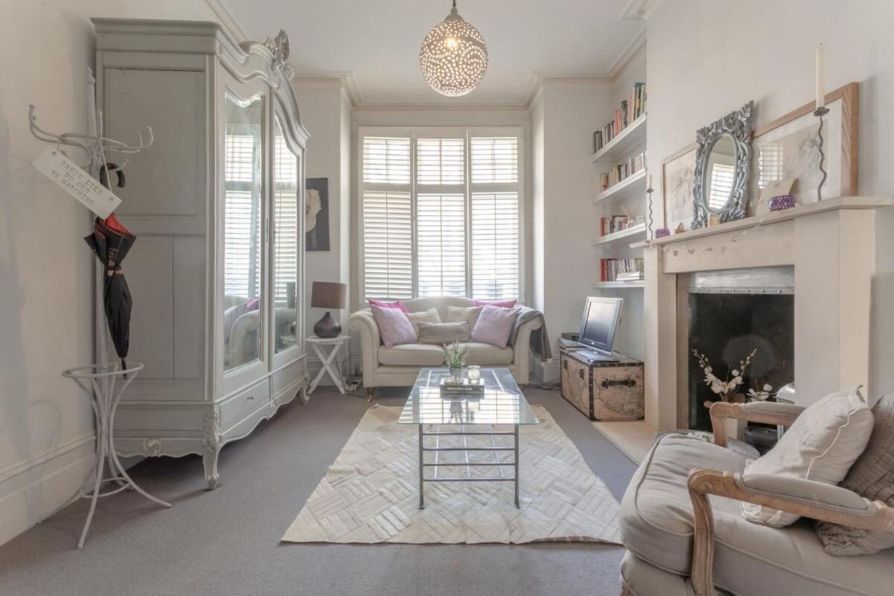 Stylish 1 Bed Apartment Near Battersea Park Лондон Екстериор снимка